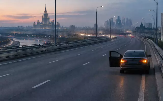 Водитель Audi без одежды ушёл с места аварии на ТТК в Москве