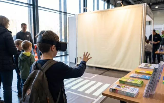 VR-тренажёр по ПДД из Подмосковья показали детям и взрослым на выставке в Краснодаре